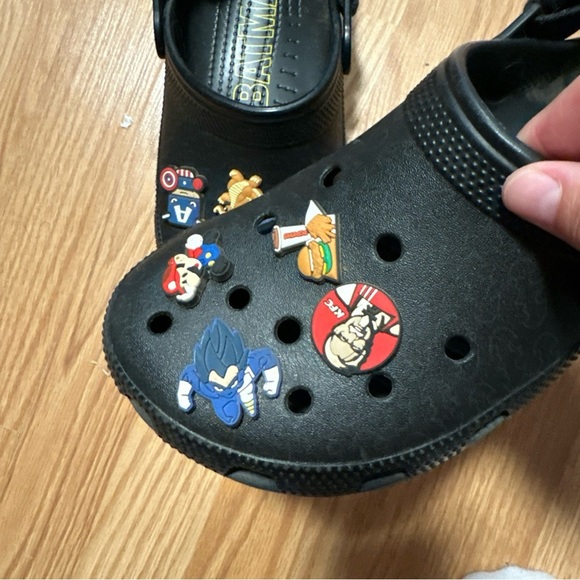 Crocs Batman Velcro Back Strap Men’s 7 Womens 9 Black Clog Slip On Shoes - Picture 2 of 7